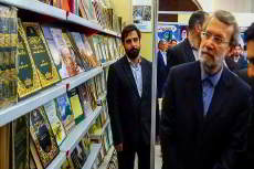 رئيس البرلمان الإيراني يزور جناح العتبة الحسينية ويطلع على أهم الإنجازت الثقافية والعلمية للعتبة المقدسة