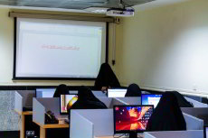 مركز الحوراء زينب(عليها السلام) يقيم دورة لتعلم مباديء الحاسوب