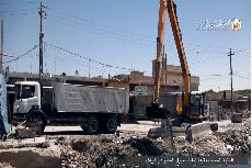 شاهد .. العتبة الحسينية تنفذ مشروع تغليف مبزل الجاير لإنقاذ المواطنين من 