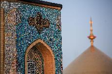 لوحات معمارية إسلامية  في صحن السيدة فاطمة الزهراء (عليها السلام) تواصل الكوادر الفنية والهندسية  في انجازها