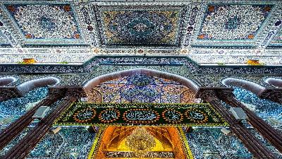 الصحن الحسيني يتشح بلوحات فنية مطرزة بمناسبة يوم المباهلة