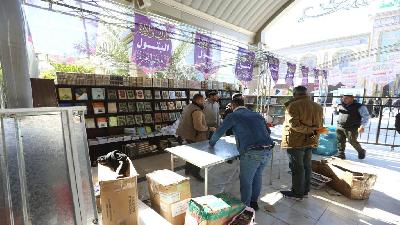بالصور.. جانب من استعدادات كوادر العتبة الحسينية لافتتاح معرض الكتاب الخاص بمهرجان كوثر العصمة