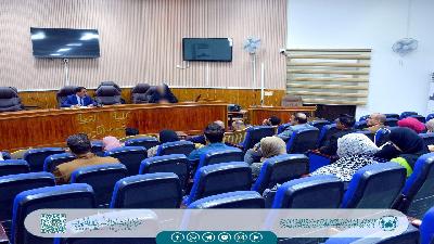 مركز الإرشاد الأسري في الديوانية يقدم ندوة حول البيئة والأمن المجتمعي في كلية التربية